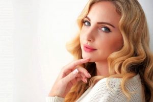 ۱۸ مزیت شگفتانگیز خرما (خجور) برای پوست، مو و سلامتی 2 پوستی زیبا با خرما