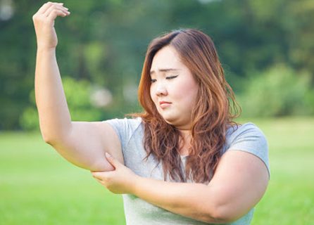 لاغری بازو| بهترین تمرینها برای لاغری بازو در خانه+ تصویر