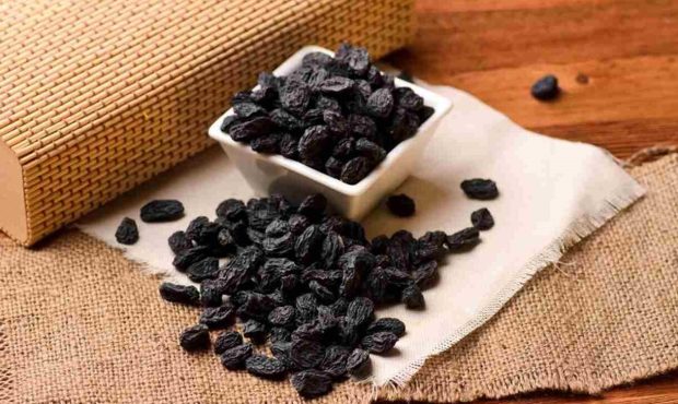 پیشگیری از پوکی استخوان با مویز یا کشکش سیاه پیشگیری از پوکی استخوان با مویز یا کشکش سیاه