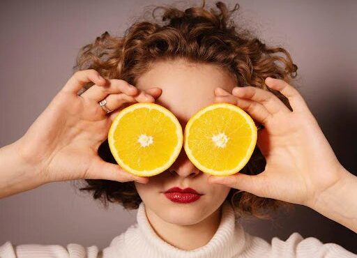 سلامت پوست و مو | ۵ ماده غذایی مفید برای داشتن پوست و موی سالم سلامت پوست و مو | ۵ ماده غذایی مفید برای داشتن پوست و موی سالم