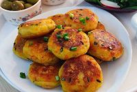 ۴ طرز تهیه کوکو سیب زمینی خوشمزه به روش مجلسی