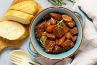 طرز تهیه تاس کباب مجلسی با طعم بسیار عالی + فیلم