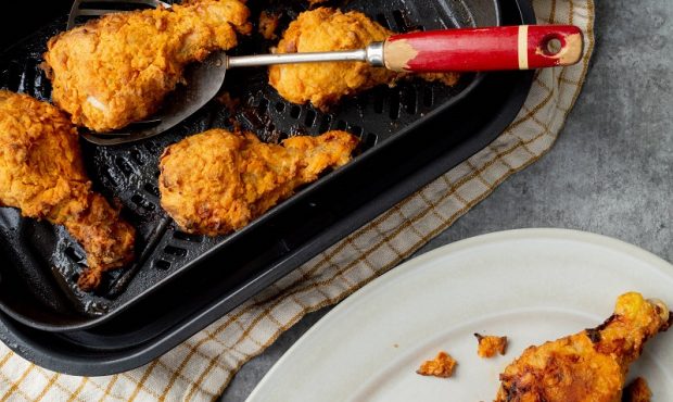 طرز تهیه مرغ سوخاری در هواپز (ایرفرایر) بدون روغن