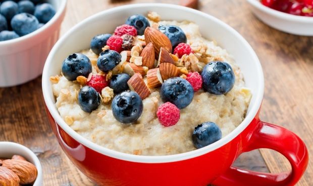 ۳ مدل طرز تهیه فرنی بلغور جو دوسر با انواع میوه