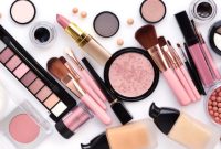 استفاده از لوازم آرایشی برای این زنان خطرناک است