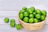 ارزش غذایی و کالری گوجه سبز (آلوچه) چقدر است؟