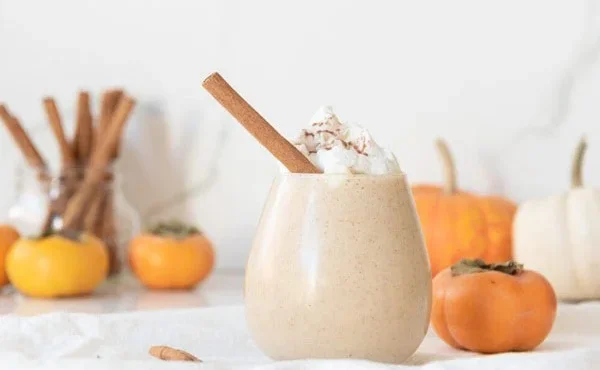 اسموتی کدوحلوایی و خرمالو نوشیدنی پاییزی خوشمزه