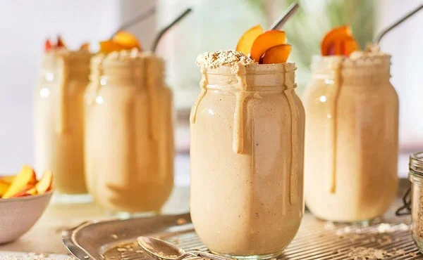 طرز تهیه اسموتی هلو با ۳ طعم متفاوت