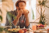 چطور غذای رستورانی به سلامت بدن آسیب می‌رساند و باید چه کنیم؟