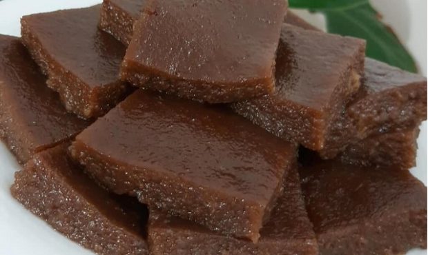 طرز تهیه حلوای آغوز یا حلوا گردو شمالی (حلوا سیاه) به روش مازندرانی