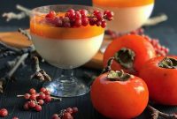 ۲ طرز تهیه پاناکوتا خرمالو ساده و دو رنگ برای شب یلدا