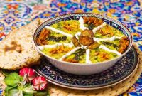 طرز تهیه آش سبزی آبادانی خانگی خوشمزه؛ جا افتاده و غلیظ